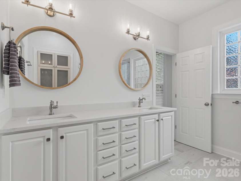 1022 Fleming Lane, Matthews, NC 28104.  MLS# CAR4375800, YatesRealty ID 8336. Primary vanity
