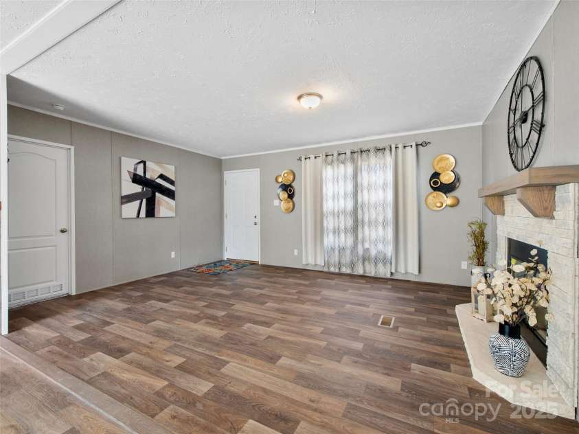 66 Drexel Road, Hendersonville, NC 28739.  MLS# CAR4241409, YatesRealty ID 8338. 