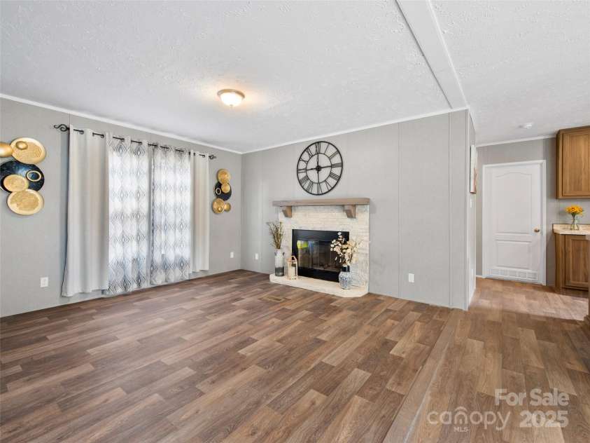 66 Drexel Road, Hendersonville, NC 28739.  MLS# CAR4241409, YatesRealty ID 8338. 