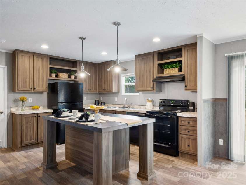 66 Drexel Road, Hendersonville, NC 28739.  MLS# CAR4241409, YatesRealty ID 8338. 