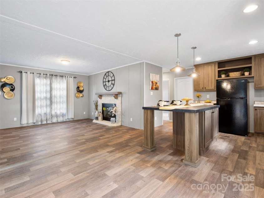 66 Drexel Road, Hendersonville, NC 28739.  MLS# CAR4241409, YatesRealty ID 8338. 