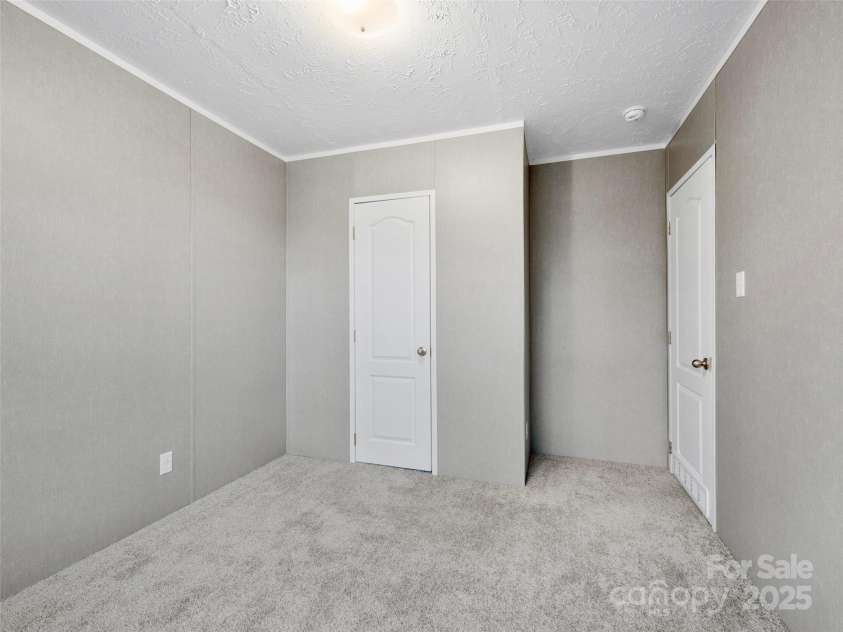 66 Drexel Road, Hendersonville, NC 28739.  MLS# CAR4241409, YatesRealty ID 8338. 