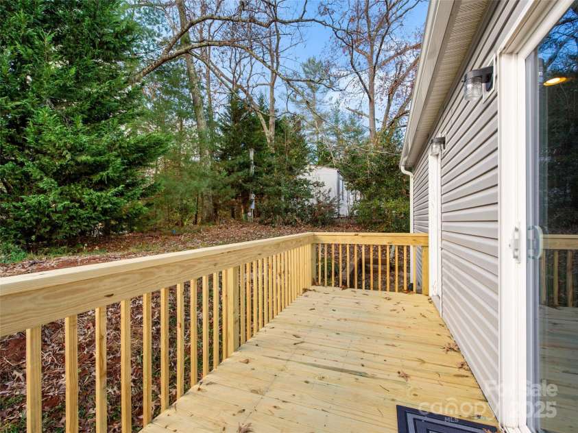 66 Drexel Road, Hendersonville, NC 28739.  MLS# CAR4241409, YatesRealty ID 8338. 