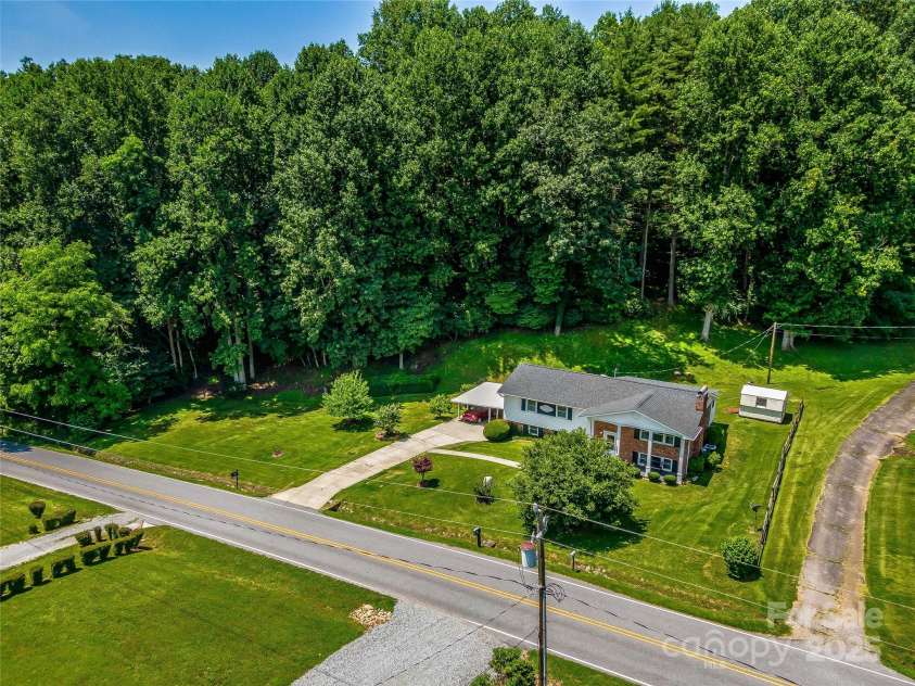 1482 Island Ford Road, Brevard, NC 28712.  MLS# CAR4242652, YatesRealty ID 8339. 