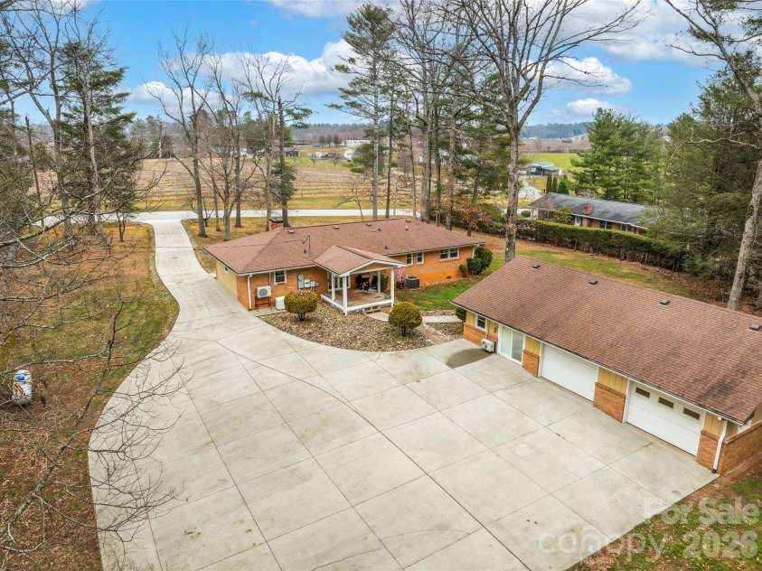 1034 Orchard Road, Flat Rock, NC 28731.  MLS# CAR4351377, YatesRealty ID 8340. 