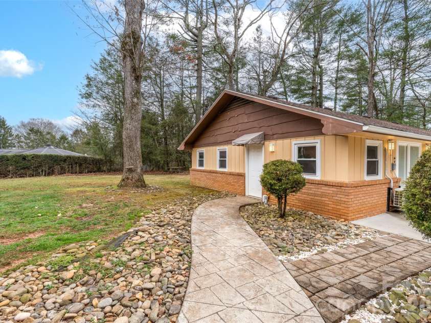 1034 Orchard Road, Flat Rock, NC 28731.  MLS# CAR4351377, YatesRealty ID 8340. 