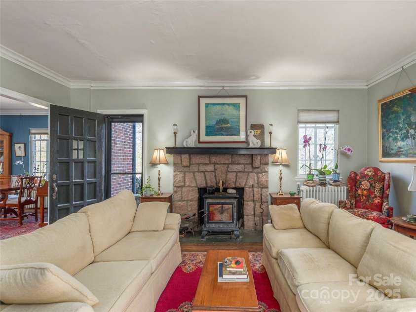 250 Kimberly Avenue, Asheville, NC 28804.  MLS# CAR4243224, YatesRealty ID 8340. 