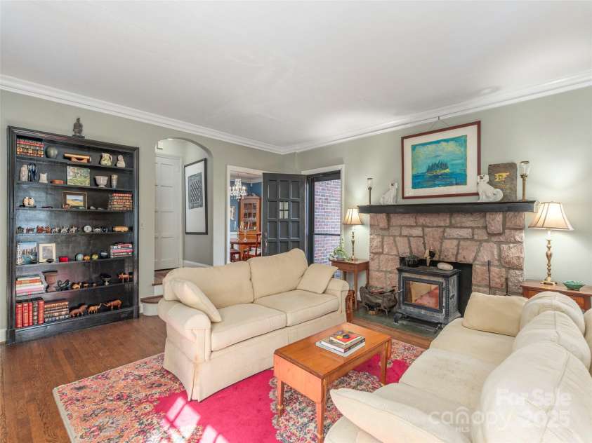 250 Kimberly Avenue, Asheville, NC 28804.  MLS# CAR4243224, YatesRealty ID 8340. 