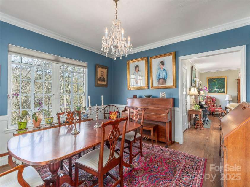 250 Kimberly Avenue, Asheville, NC 28804.  MLS# CAR4243224, YatesRealty ID 8340. 