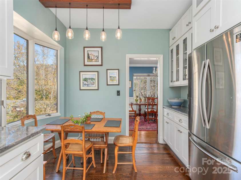 250 Kimberly Avenue, Asheville, NC 28804.  MLS# CAR4243224, YatesRealty ID 8340. 