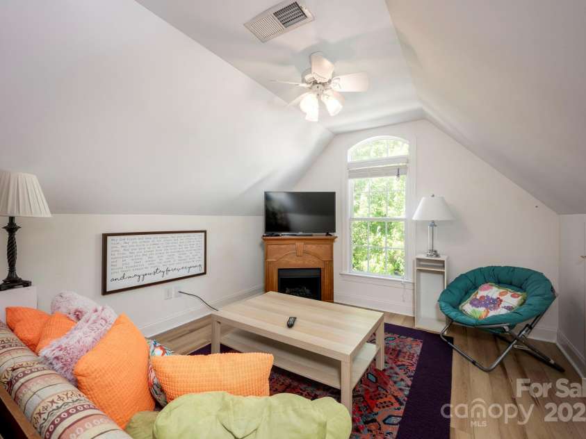 3622 Roxburgh Lane, Gastonia, NC 28056.  MLS# CAR4244026, YatesRealty ID 8341. 