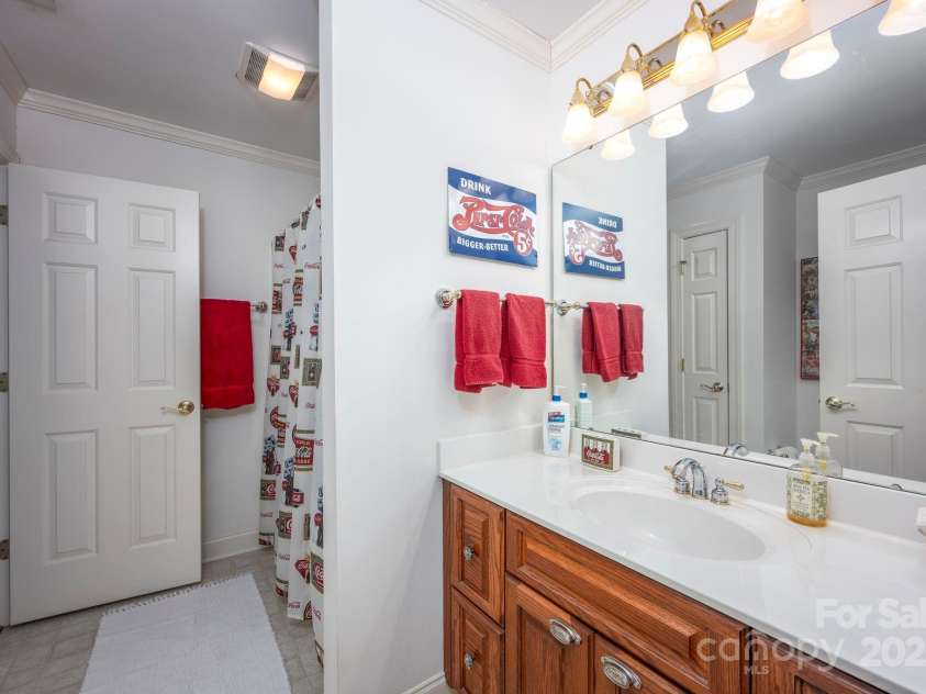 3622 Roxburgh Lane, Gastonia, NC 28056.  MLS# CAR4244026, YatesRealty ID 8341. 