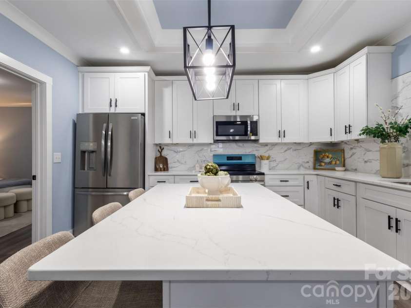 305 Henry Street, Belmont, NC 28012.  MLS# CAR4340496, YatesRealty ID 8343. Beautiful, oversized island w/ quartz counters