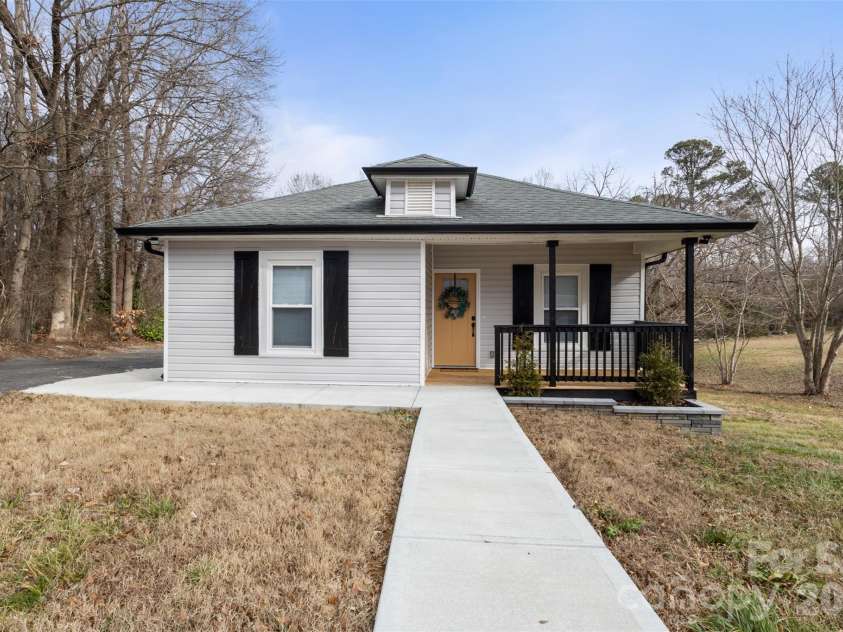 305 Henry Street, Belmont, NC 28012.  MLS# CAR4340496, YatesRealty ID 8343. Front view