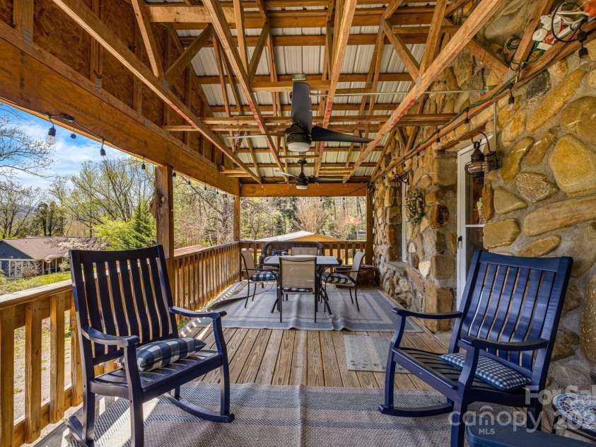 10 Winter Haven Lane, Black Mountain, NC 28711.  MLS# CAR4247075, YatesRealty ID 8345. 