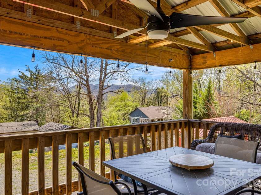 10 Winter Haven Lane, Black Mountain, NC 28711.  MLS# CAR4247075, YatesRealty ID 8345. 
