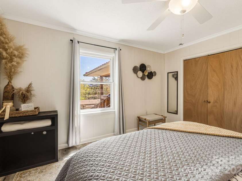 10 Winter Haven Lane, Black Mountain, NC 28711.  MLS# CAR4247075, YatesRealty ID 8345. 