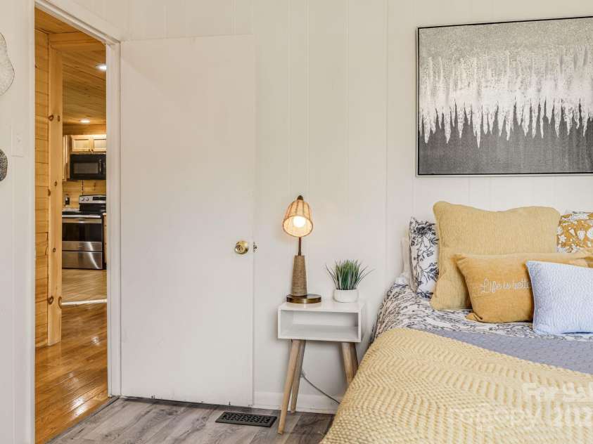 10 Winter Haven Lane, Black Mountain, NC 28711.  MLS# CAR4247075, YatesRealty ID 8345. 