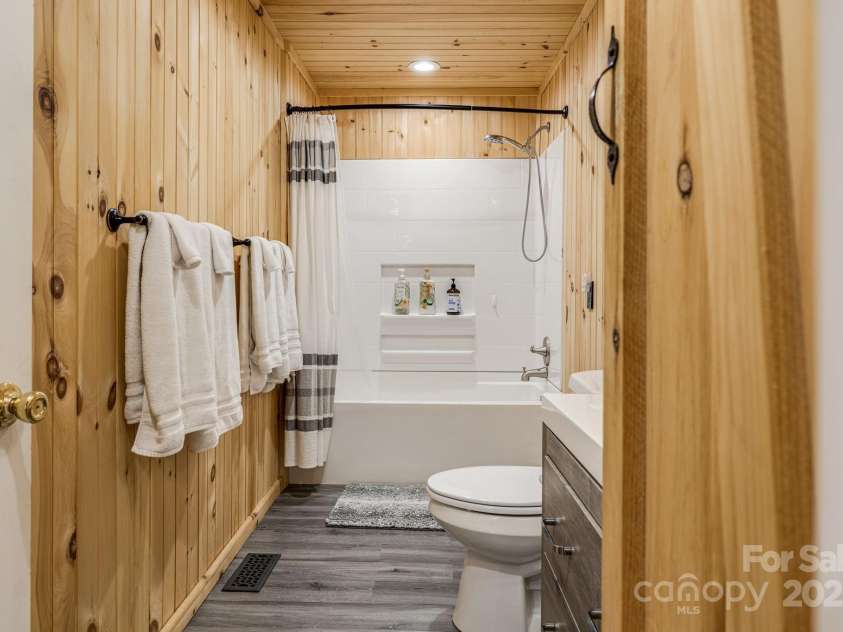 10 Winter Haven Lane, Black Mountain, NC 28711.  MLS# CAR4247075, YatesRealty ID 8345. 