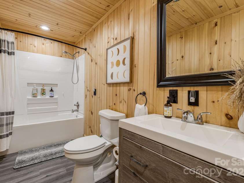 10 Winter Haven Lane, Black Mountain, NC 28711.  MLS# CAR4247075, YatesRealty ID 8345. 