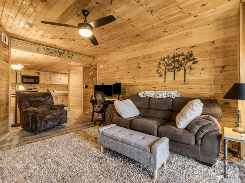 10 Winter Haven Lane, Black Mountain, NC 28711.  MLS# CAR4247075, YatesRealty ID 8345. 