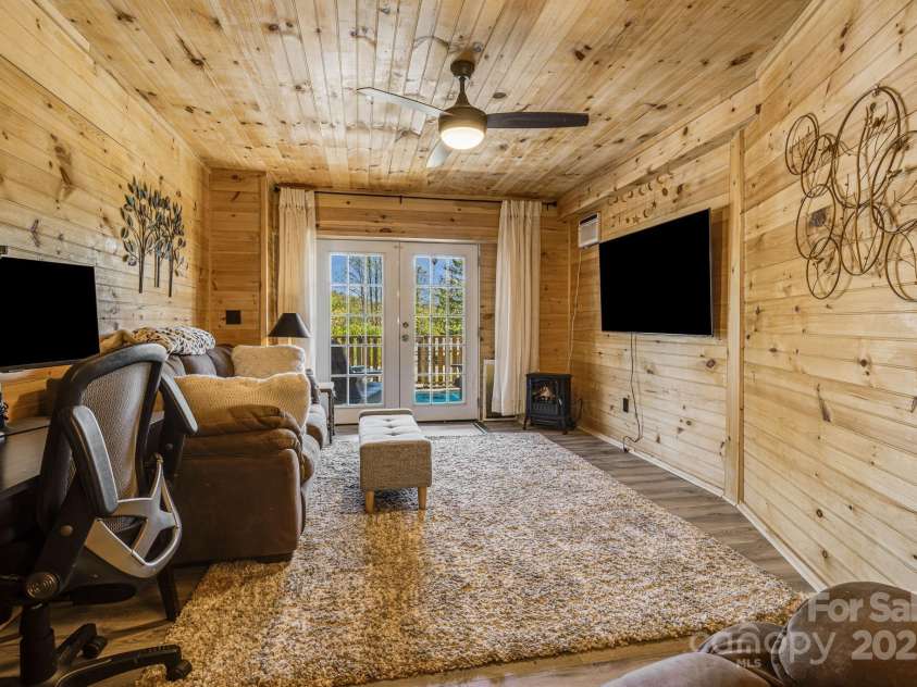 10 Winter Haven Lane, Black Mountain, NC 28711.  MLS# CAR4247075, YatesRealty ID 8345. 