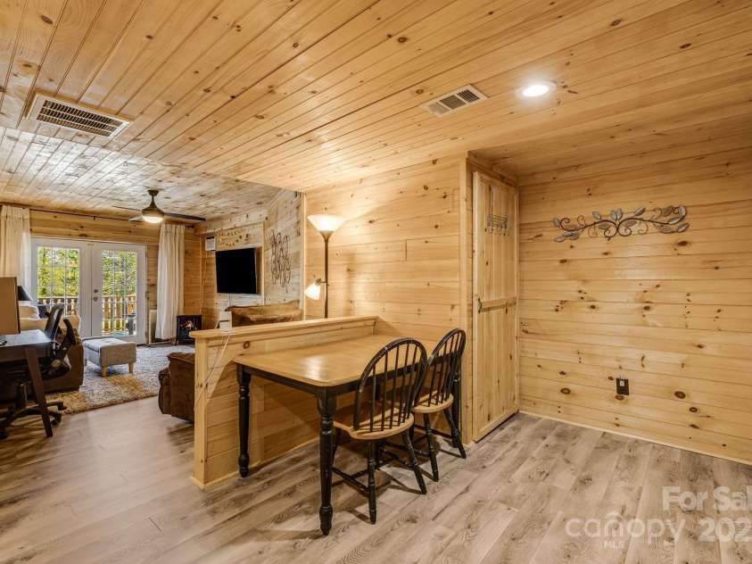 10 Winter Haven Lane, Black Mountain, NC 28711.  MLS# CAR4247075, YatesRealty ID 8345. 