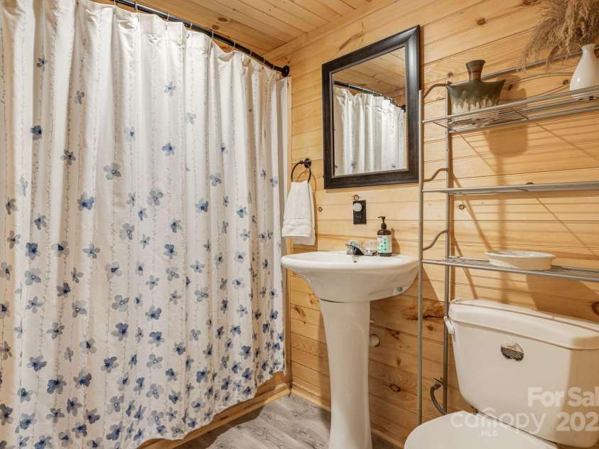 10 Winter Haven Lane, Black Mountain, NC 28711.  MLS# CAR4247075, YatesRealty ID 8345. 