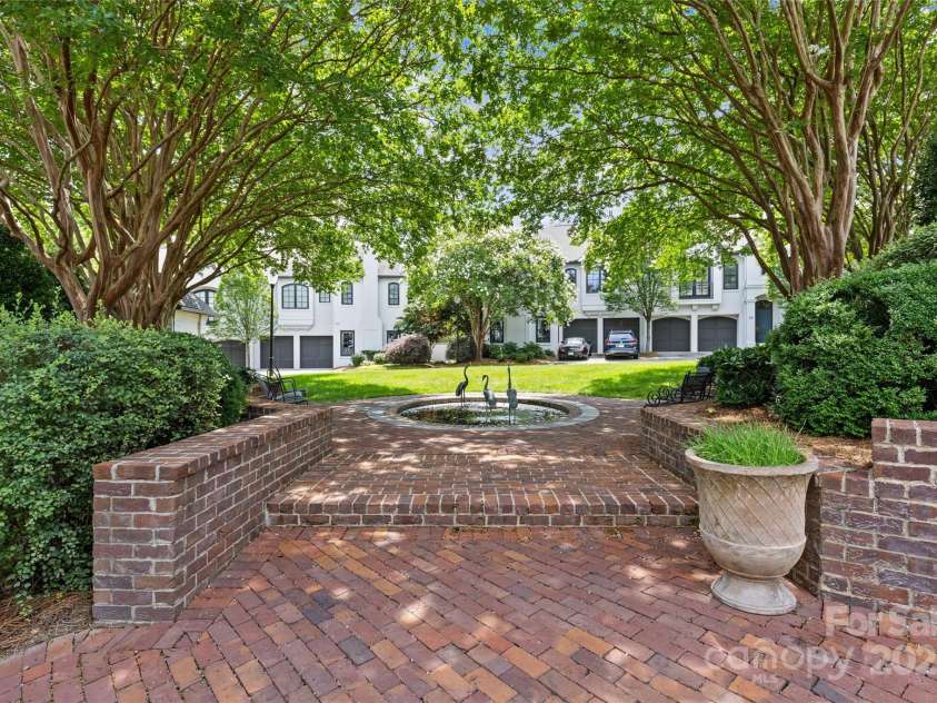 224 Wendover Heights Circle, Charlotte, NC 28211.  MLS# CAR4306607, YatesRealty ID 8345. 