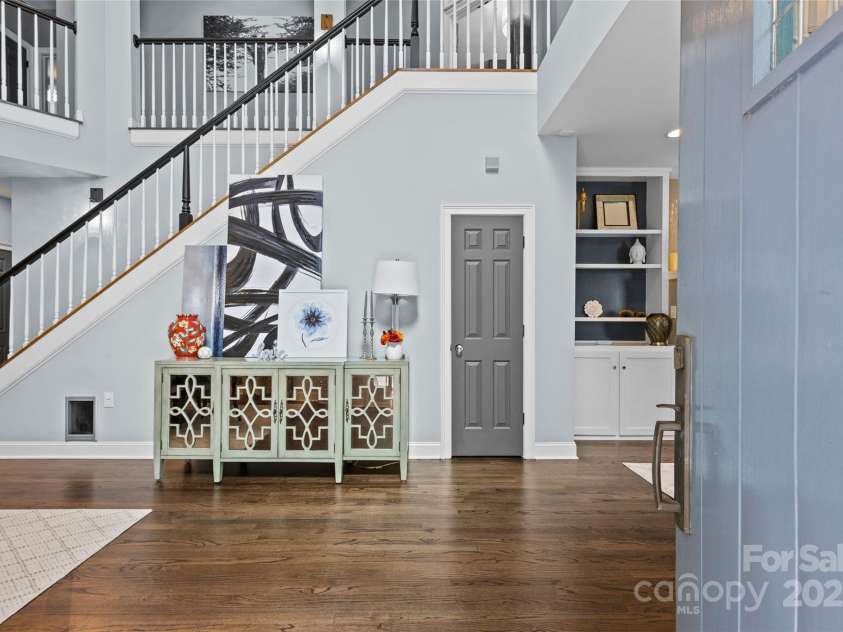 224 Wendover Heights Circle, Charlotte, NC 28211.  MLS# CAR4306607, YatesRealty ID 8345. 