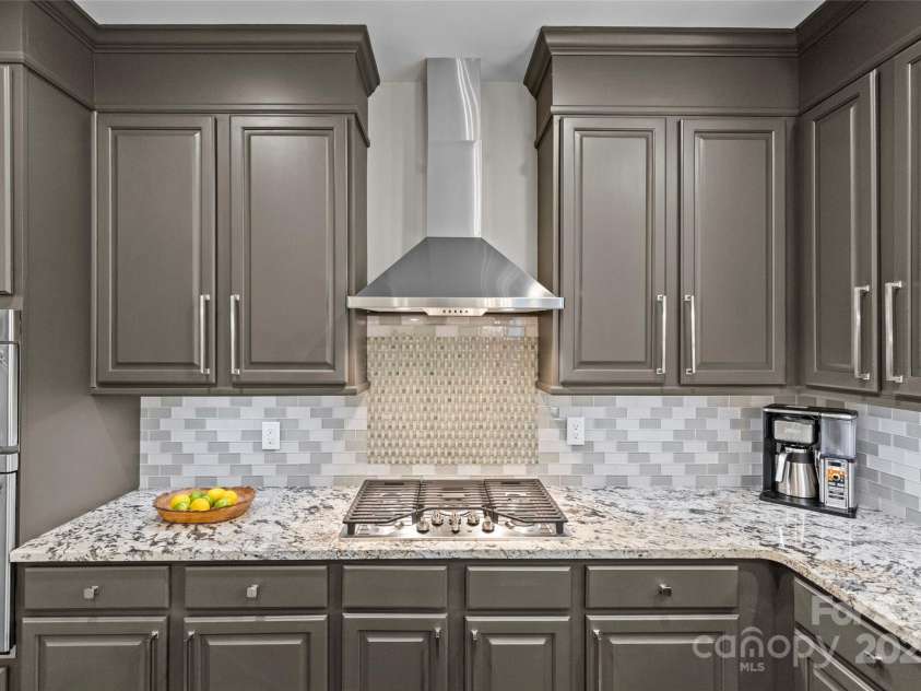 224 Wendover Heights Circle, Charlotte, NC 28211.  MLS# CAR4306607, YatesRealty ID 8345. 