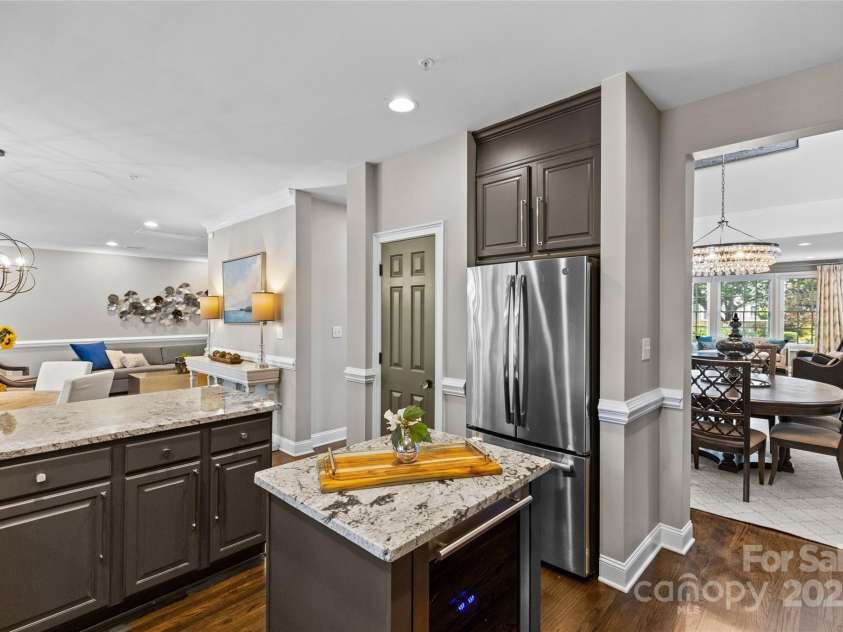 224 Wendover Heights Circle, Charlotte, NC 28211.  MLS# CAR4306607, YatesRealty ID 8345. 