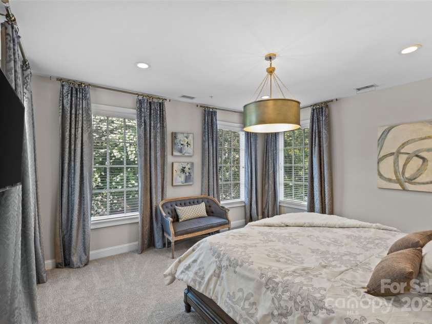 224 Wendover Heights Circle, Charlotte, NC 28211.  MLS# CAR4306607, YatesRealty ID 8345. 
