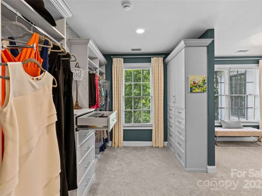 224 Wendover Heights Circle, Charlotte, NC 28211.  MLS# CAR4306607, YatesRealty ID 8345. 