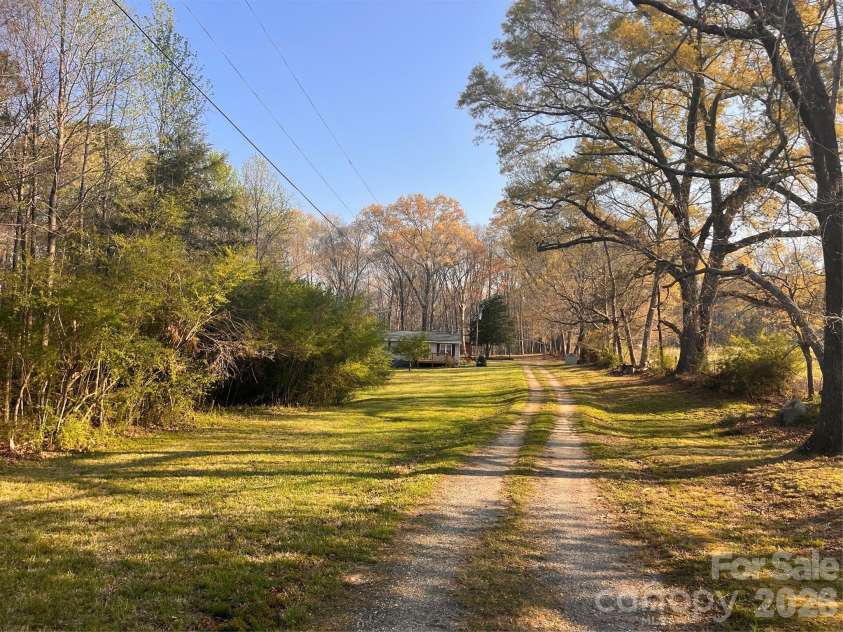 2446 Crowders Creek Road, Gastonia, NC 28052.  MLS# CAR4361872, YatesRealty ID 8346. 