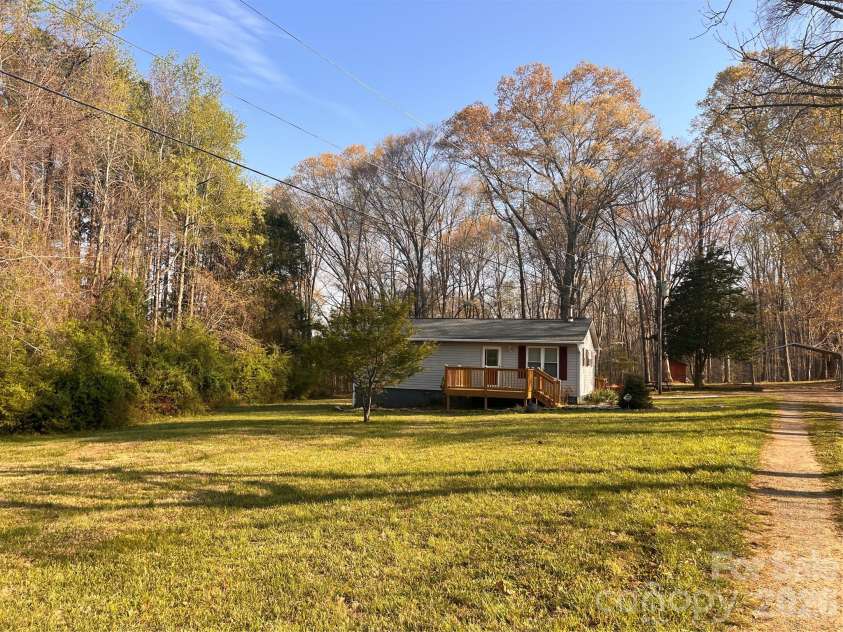 2446 Crowders Creek Road, Gastonia, NC 28052.  MLS# CAR4361872, YatesRealty ID 8346. 