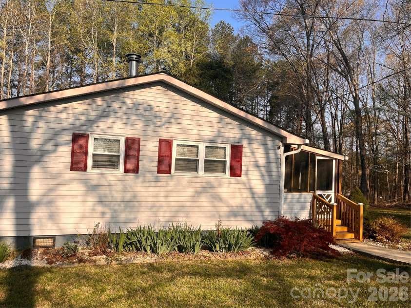 2446 Crowders Creek Road, Gastonia, NC 28052.  MLS# CAR4361872, YatesRealty ID 8346. 