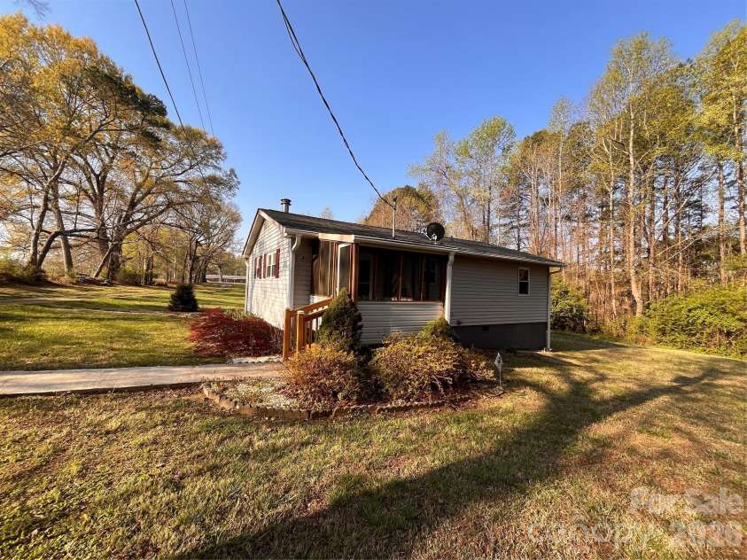 2446 Crowders Creek Road, Gastonia, NC 28052.  MLS# CAR4361872, YatesRealty ID 8346. 