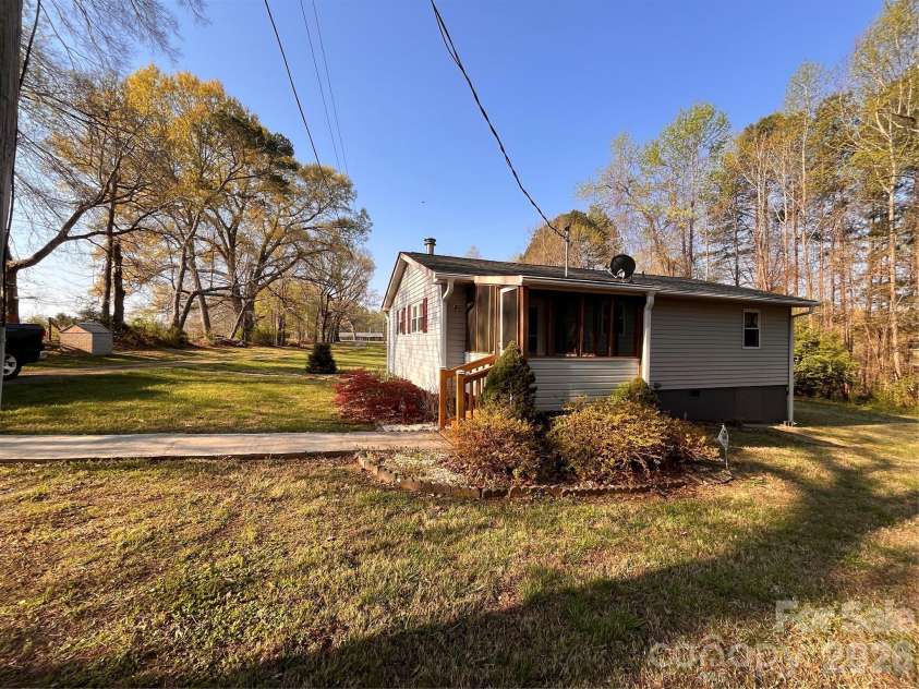 2446 Crowders Creek Road, Gastonia, NC 28052.  MLS# CAR4361872, YatesRealty ID 8346. 