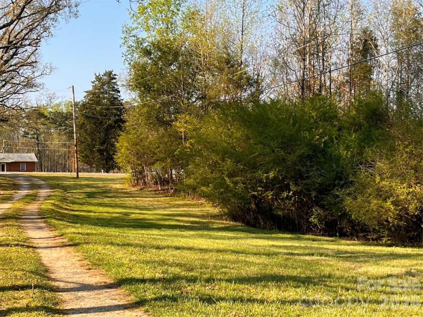 2446 Crowders Creek Road, Gastonia, NC 28052.  MLS# CAR4361872, YatesRealty ID 8346. 