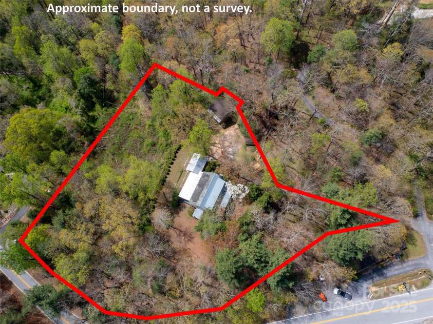 443 Shand Street, Saluda, NC 28773.  MLS# CAR4247244, YatesRealty ID 8346. 