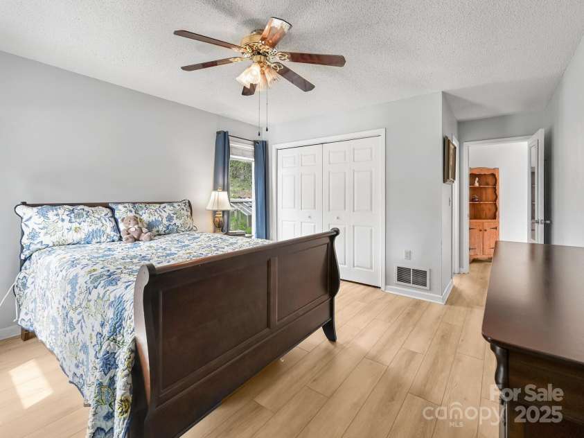 417 Royal Pines Drive, Arden, NC 28704.  MLS# CAR4247214, YatesRealty ID 8347. 