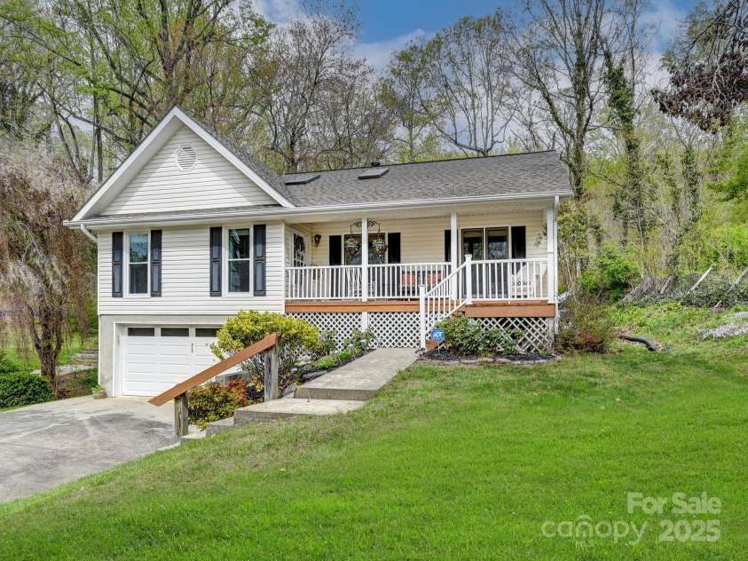 417 Royal Pines Drive, Arden, NC 28704.  MLS# CAR4247214, YatesRealty ID 8347. Front door access