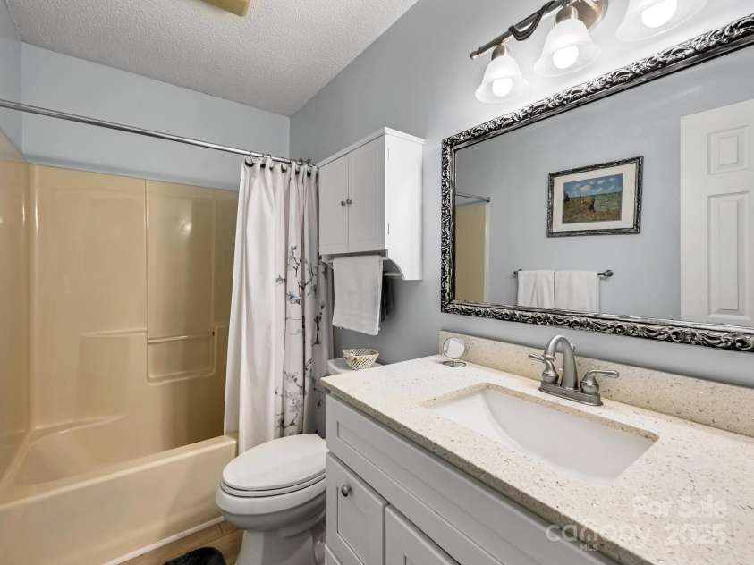 417 Royal Pines Drive, Arden, NC 28704.  MLS# CAR4247214, YatesRealty ID 8347. Primary Bathroom