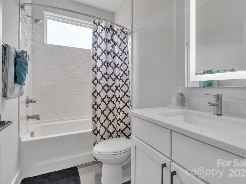 1933 Trade Street, Charlotte, NC 28216.  MLS# CAR4270347, YatesRealty ID 8349. 