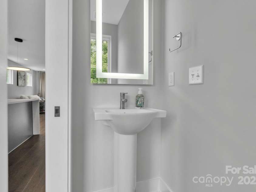 1933 Trade Street, Charlotte, NC 28216.  MLS# CAR4270347, YatesRealty ID 8349. 