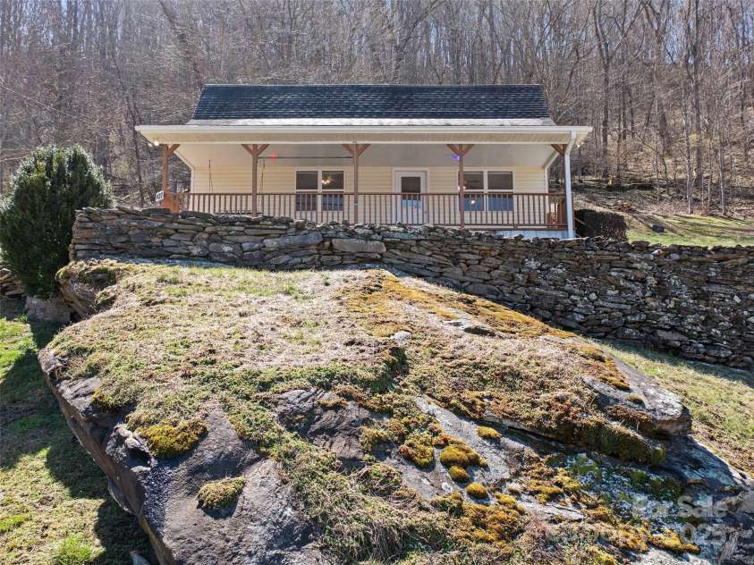 427 Johnson Cemetery Road, Bakersville, NC 28705.  MLS# CAR4239752, YatesRealty ID 835. 