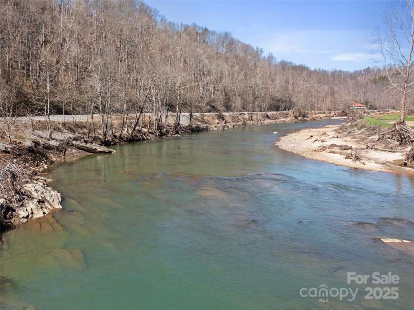 427 Johnson Cemetery Road, Bakersville, NC 28705.  MLS# CAR4239752, YatesRealty ID 835. 