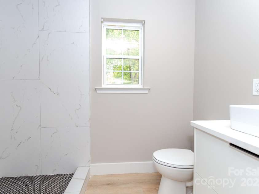 411 Cemetery Street, Charlotte, NC 28216.  MLS# CAR4240606, YatesRealty ID 8350. 