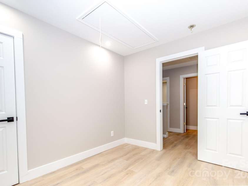 411 Cemetery Street, Charlotte, NC 28216.  MLS# CAR4240606, YatesRealty ID 8350. 
